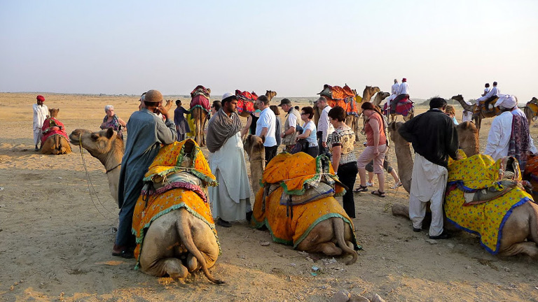2011 12 06 Jaisalmer méharée dans le désert du Thar