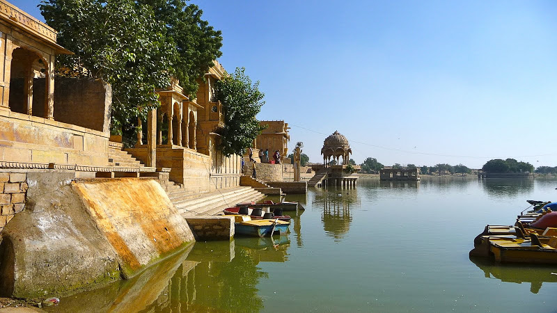 2011 12 06 Jaisalmer le lac sacré.