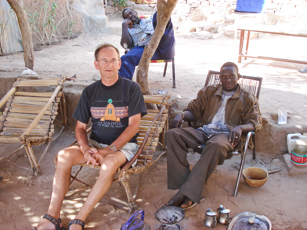Maurice avec Abdou le chef du village