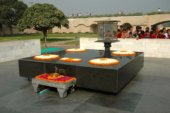 2011 12 03 Dehli mémorial Gandhi.