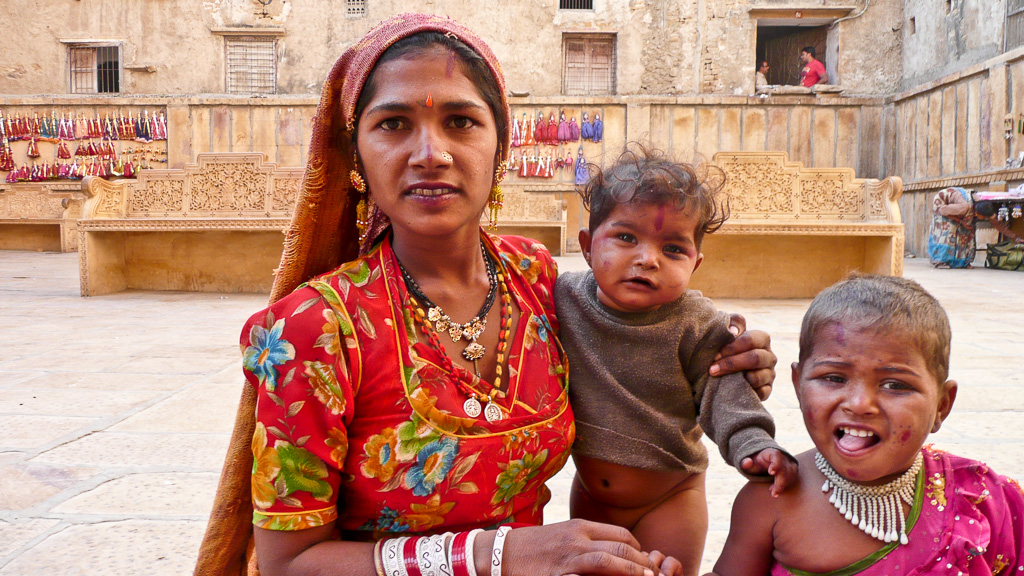 Jaisalmer femme avec enfants