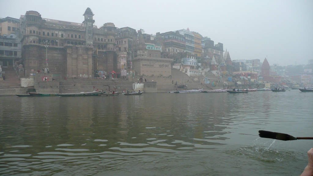 Varanasi promenade matinale sur le Gange.