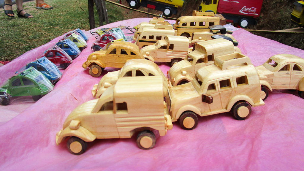 Madagascar vente miniatures camions voitures
