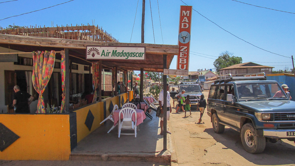 Madagascar Gastronomie restau Mad Zébu Belo sur Tsiribihina