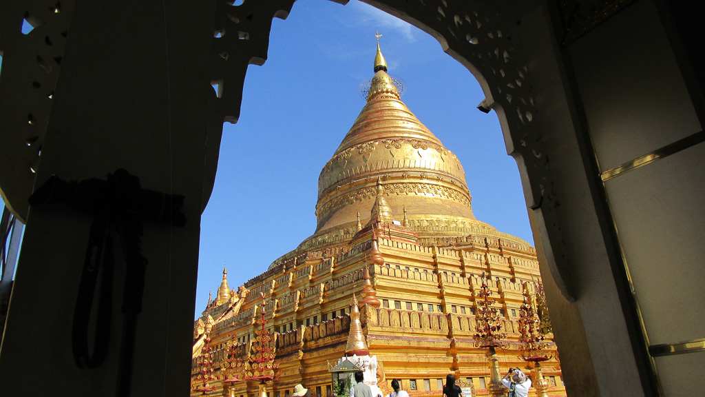 Bagan la Pagode Shwezigon