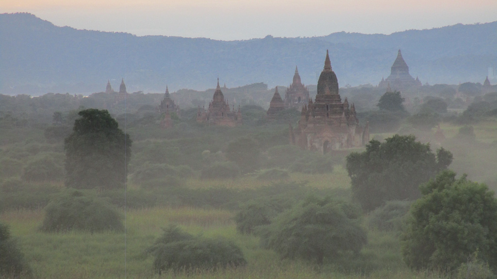 Bagan 2e coucher de soleil au temple Pyathada