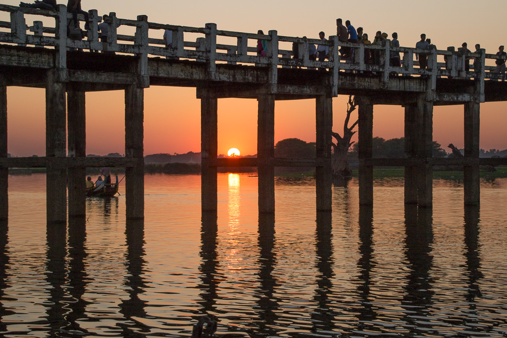 Amarapura le pont U Bein coucher de soleil
