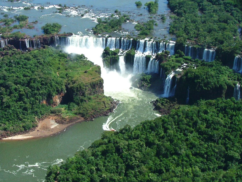Iguacu chutes côté brésil-vue aérienne