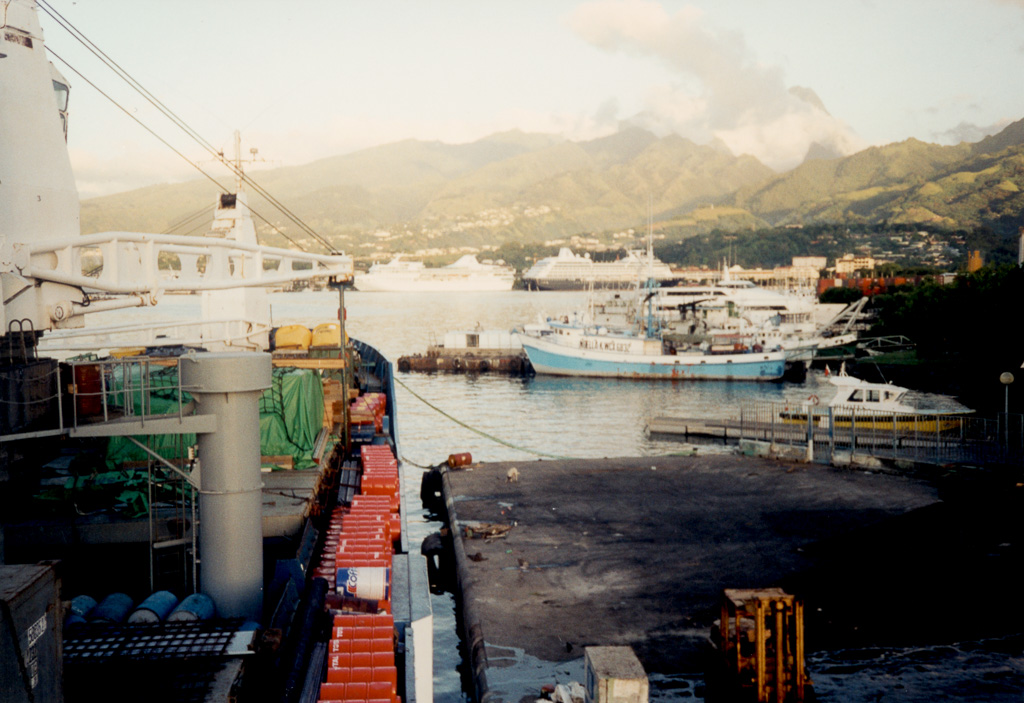 Aranui à quai à Papeete.